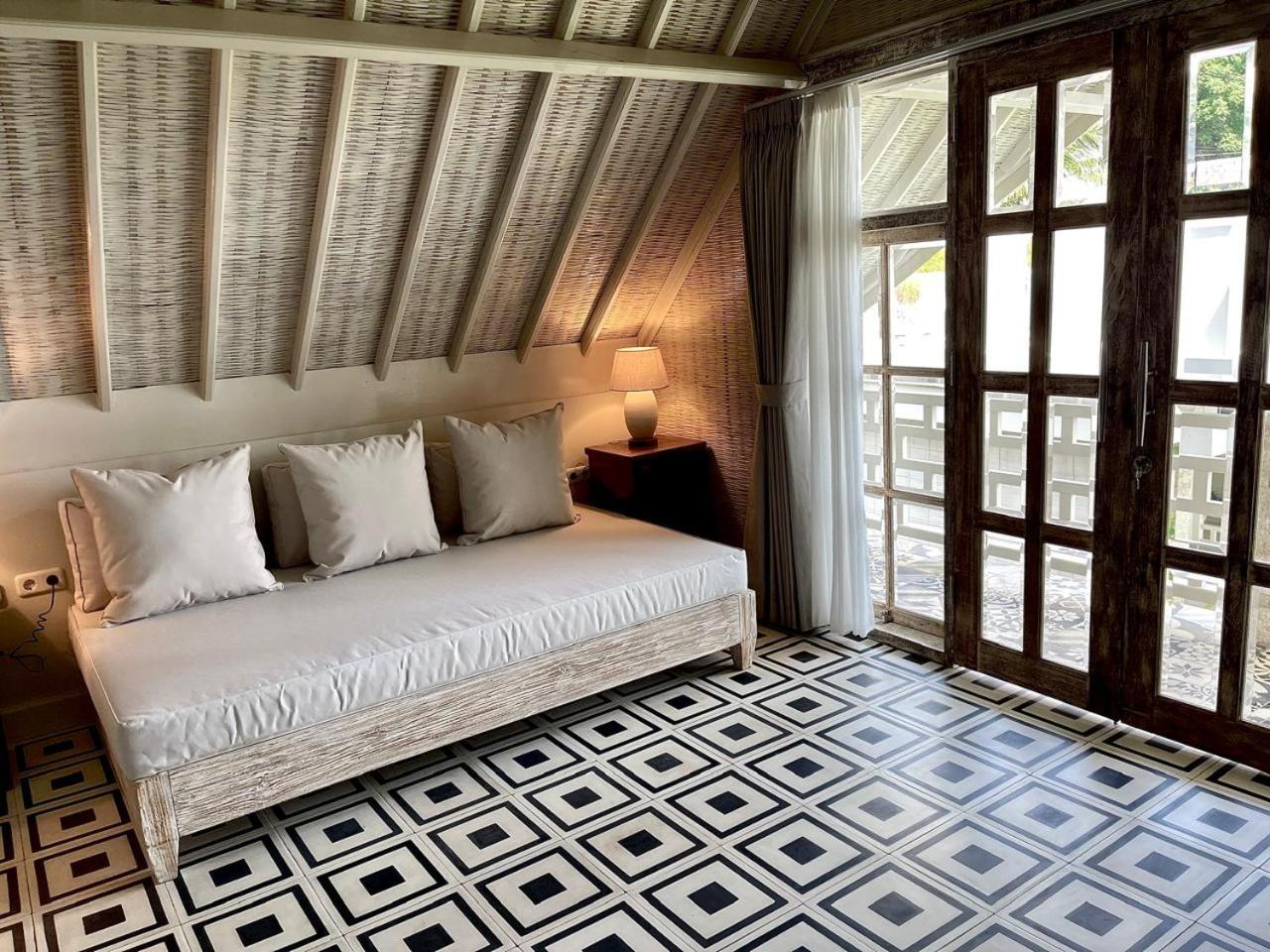 Dhauteya Villa Ambat Екстериор снимка